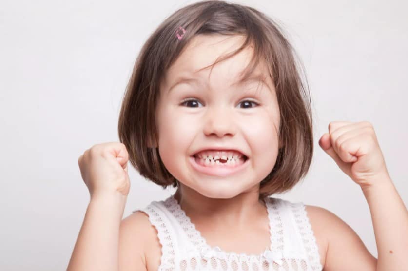 La perte des dents de lait : pourquoi ?