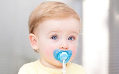 Pouce ou tétine : quel impact sur les dents ?