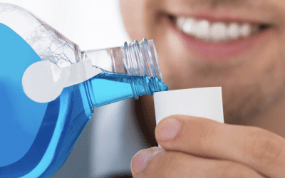 Le bain de bouche est-il utile en cas de mal de dent ?
